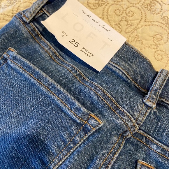 NWT Ann Taylor loft jeans! ✌🏾 - Picture 6 of 11